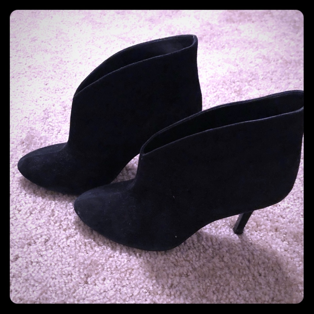 Vince Camuto black suede heels